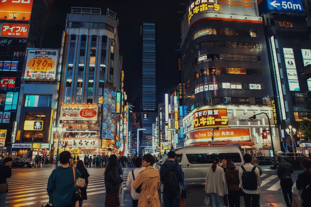 危険な新宿歌舞伎町の夜の風景