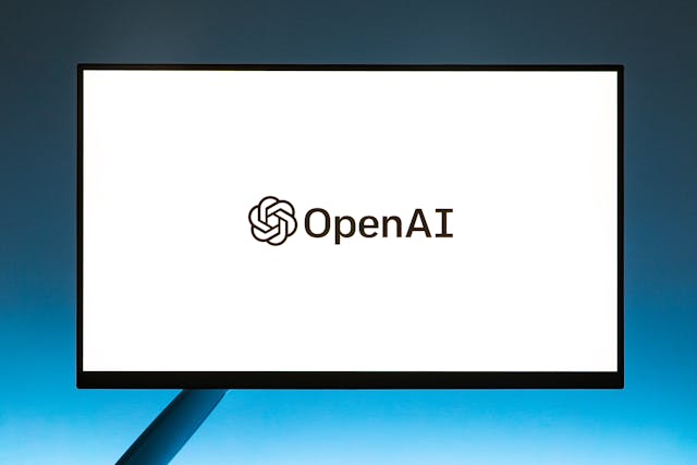 OpenAI社のChatGPTを表示するPCモニター